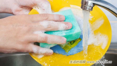 用洗洁精洗餐具,用多少量最合理?